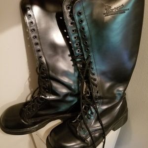 Dr. Martens Air cushion soles combat boots size 8